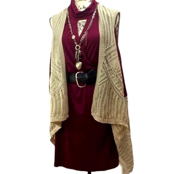 High Collar Cut Out Open ShoulderThree Quarter Sleeve Halter Dress NEW - Picture 2 of 4